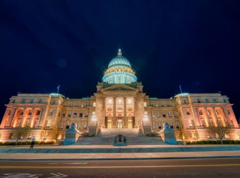 Illinois woman sentenced in Idaho for seeking $4.6M in IRS refunds through fraud — National coverage by Daily American Pre...