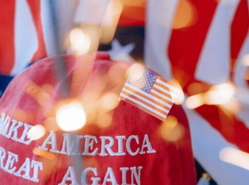 Trump bans CNN, MS NOW, Politico from White House for ‘fake news’ — Politics coverage by Daily American Press. Photo: Poli...