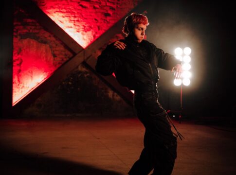 Let’s Dance: Examining the influence of David Bowie and Prince on American pop culture — Entertainment coverage by Daily A...