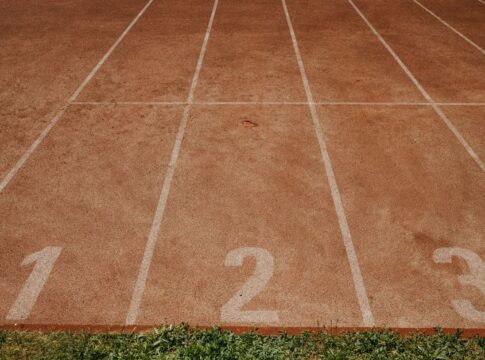 Tracking Competitive Races in the House and Senate — Politics coverage by National News Daily. Photo: KoolShooters via Pexels