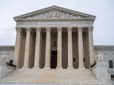 Supreme Court lets Trump continue work on White House ballroom for now — National coverage by National News Daily. Photo: ...
